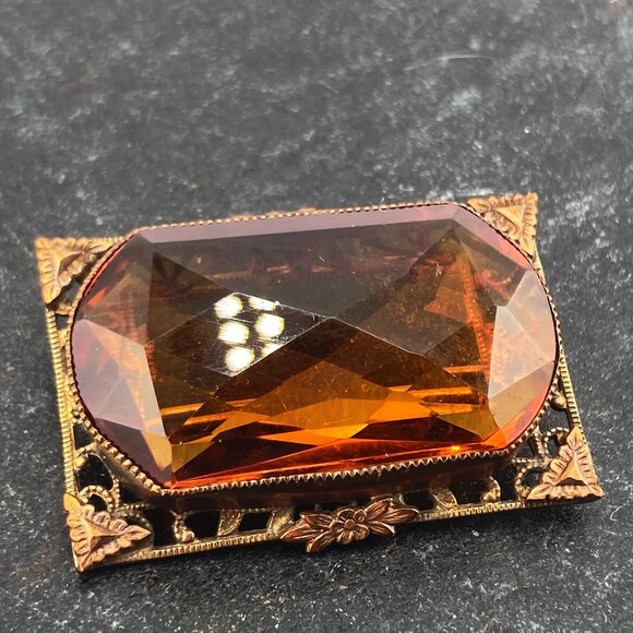 ANTIQUE Amber cognac hued faceted glass, brass, and copper rectangle brooch pin - Picture 6 of 8